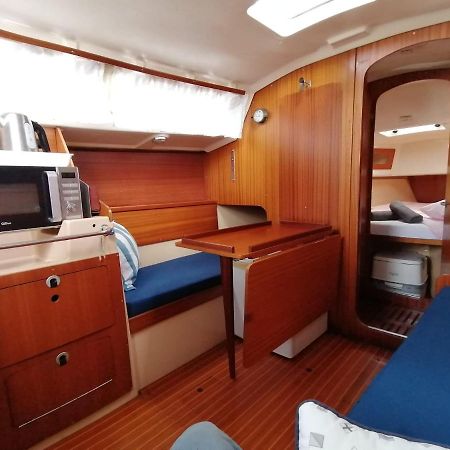 Cozy Sailboat In Barcelona!! No Showers San Adrián de Besós Zewnętrze zdjęcie