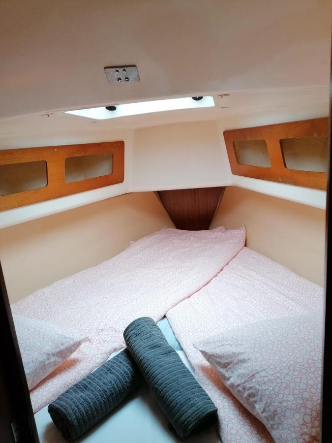 Cozy Sailboat In Barcelona!! No Showers San Adrián de Besós Zewnętrze zdjęcie